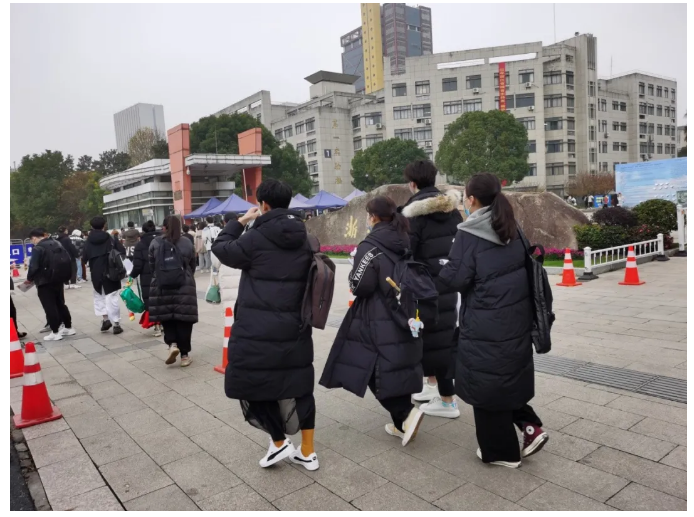 浙江统考现场3.png 浙江统考现场3.png