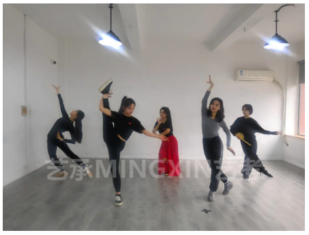 艺承明鑫艺考